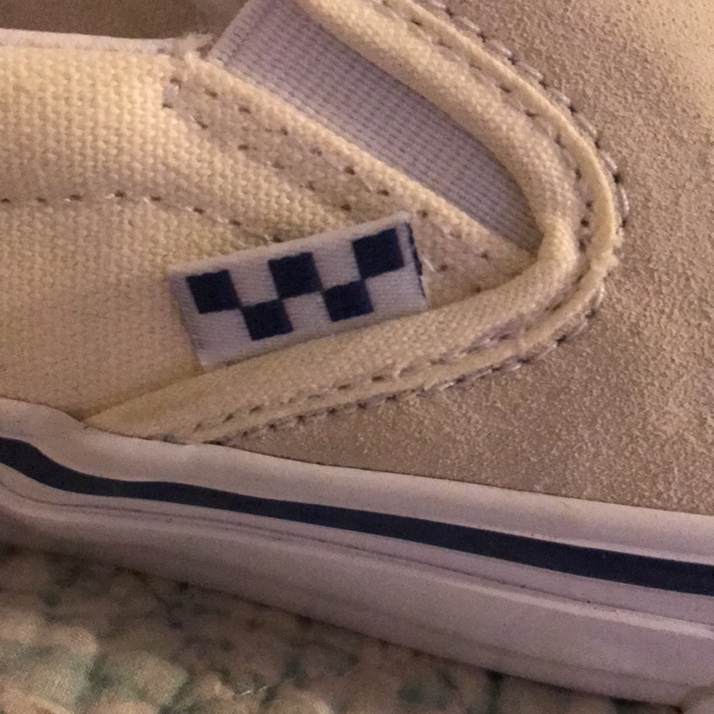 Vans - Picture 5 of 7